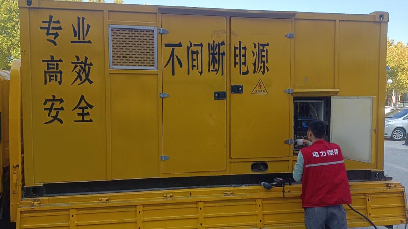 曲周柴油发电机组和UPS电源配合使用时，如何避免切换过程中的电力中断？